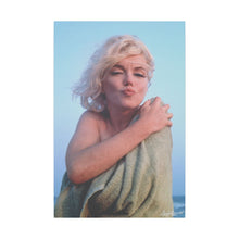 Load image into Gallery viewer, Contemporary Marilyn Monroe Print Canvas Print Wall Art Wall Art Photos Home Decor Marilyn Monroe On The Beach Wall Decor Canvas Art