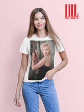 Load image into Gallery viewer, Marilyn Monroe &quot;Its A Wrap&quot; Women&#39;s T-shirt
